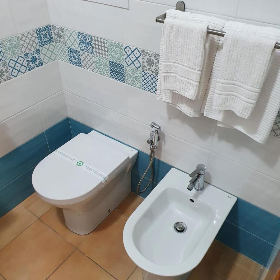 Vittoria Guest House ซาแลร์โน ภายนอก รูปภาพ