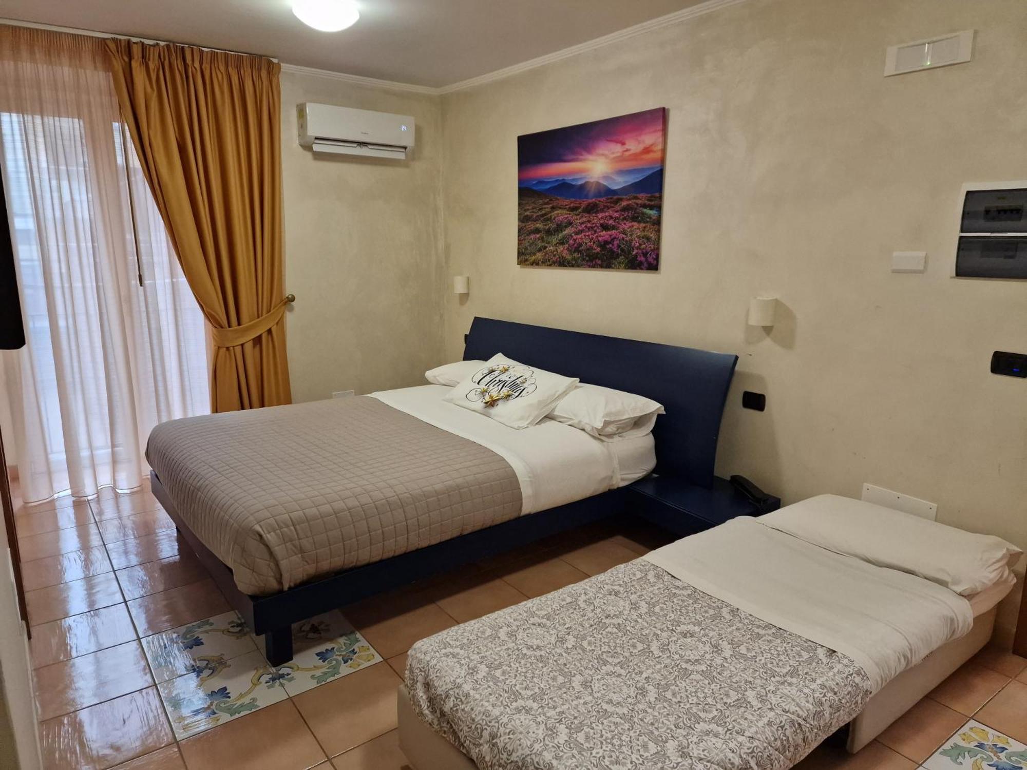 Vittoria Guest House ซาแลร์โน ภายนอก รูปภาพ