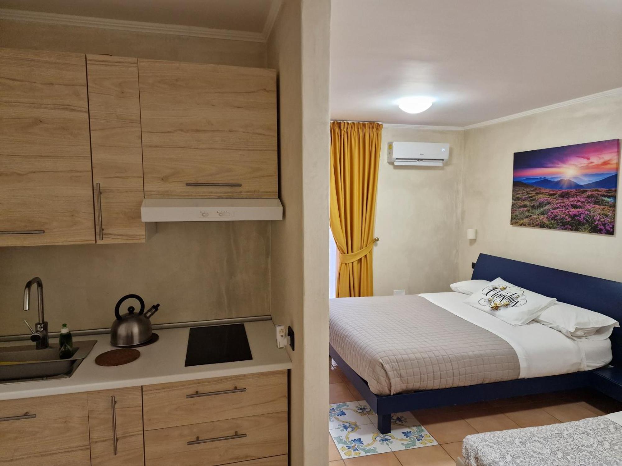 Vittoria Guest House ซาแลร์โน ภายนอก รูปภาพ
