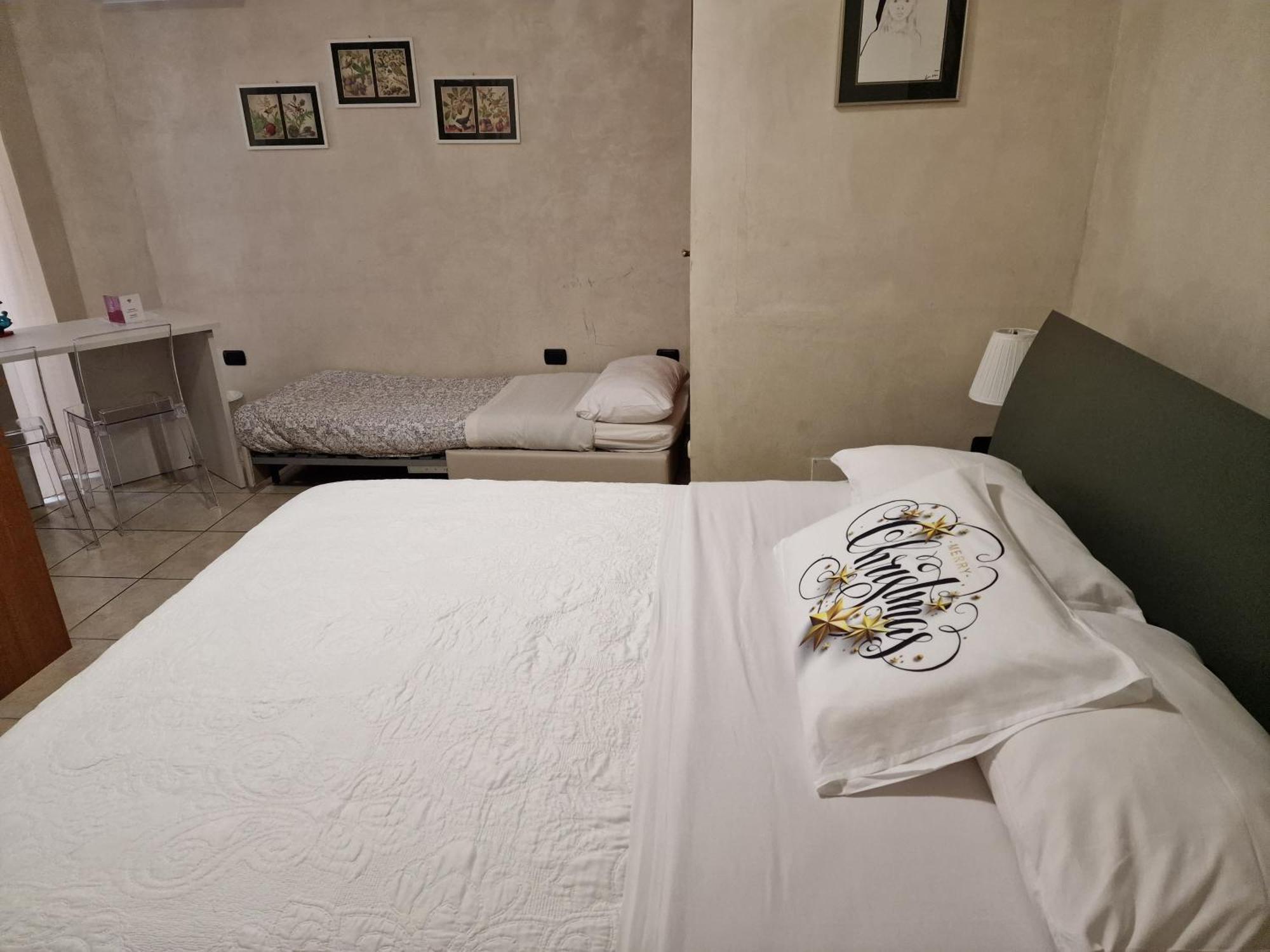 Vittoria Guest House ซาแลร์โน ภายนอก รูปภาพ