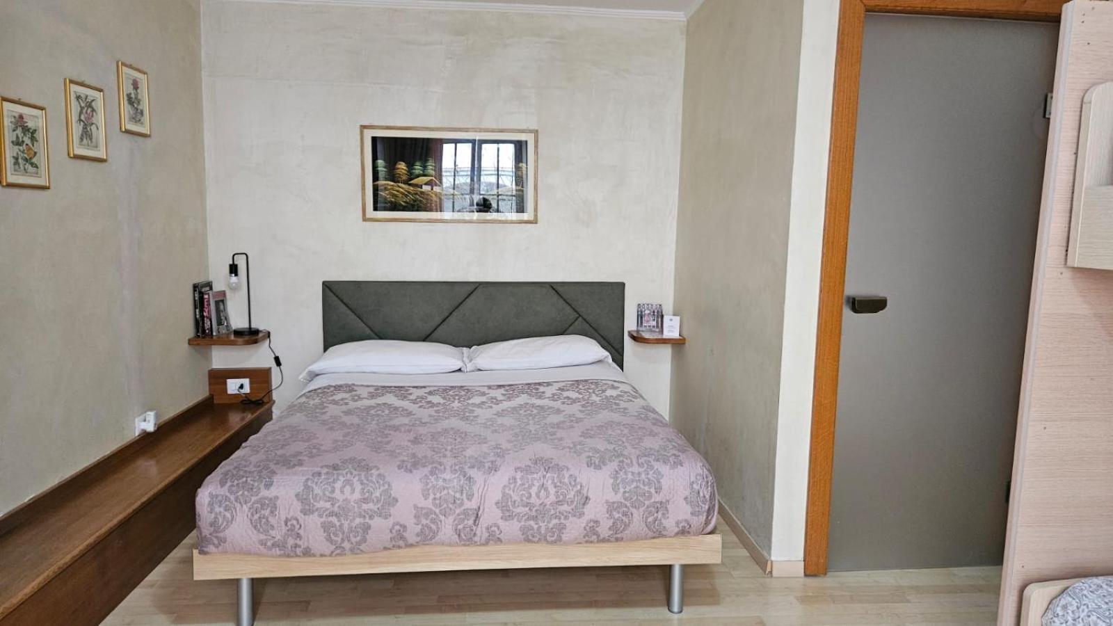 Vittoria Guest House ซาแลร์โน ภายนอก รูปภาพ